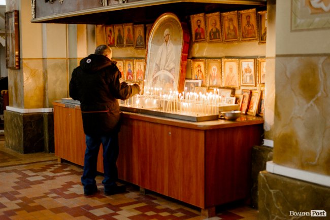 «Вивільнюємося ціною життя Героїв»: у Луцьку попрощалися із Владиславом Недільком. ФОТО