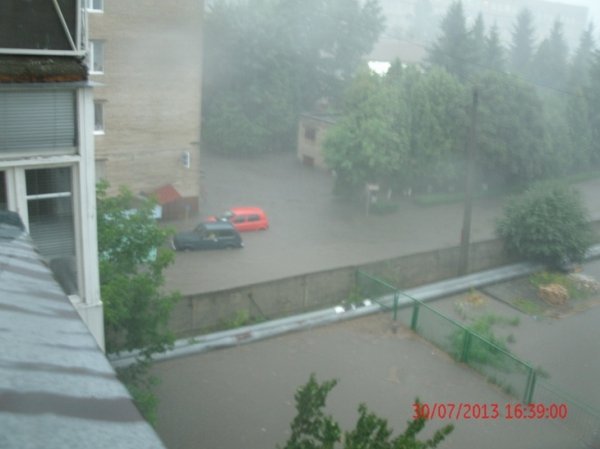 Луцьк заливає. ФОТО. ВІДЕО