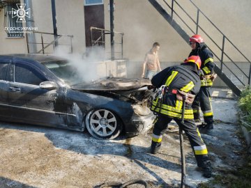 На Волині горіли два автомобілі. ФОТО