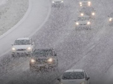 Францію та Іспанію закидало снігом