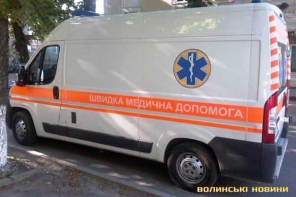 ДТП у Луцьку: машина перевернулася у центрі міста. ФОТО