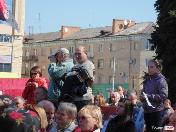 «Зраді стоп!» – Народне віче у Луцьку. ФОТО