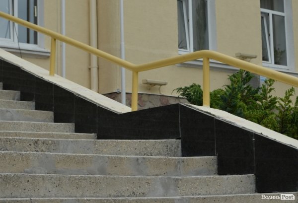 Луцьку мерію ремонтують. ФОТО