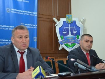 Новини з минулого. Псевдоволотнер та нові заступники прокурора