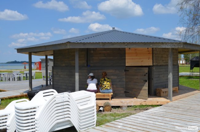 Облаштування набережної біля Світязю: останні штрихи перед стартом сезону. ФОТО