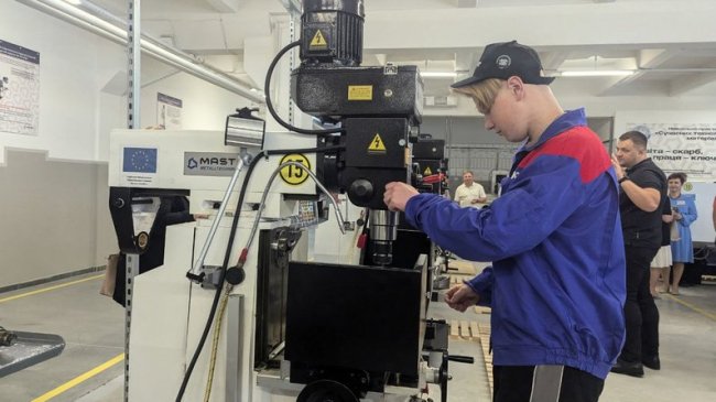 У луцькому училищі за гроші ЄС та міськради відкрили центр з підготовки токарів. ФОТО, ВІДЕО