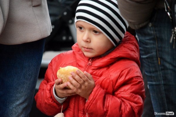  У Луцьку Романюк варив борщ на фестивалі їжі. ФОТО