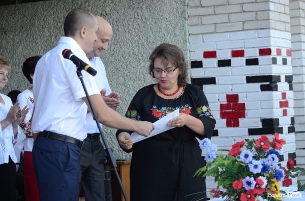 Перший дзвоник у луцьких школах. ФОТОРЕПОРТАЖ