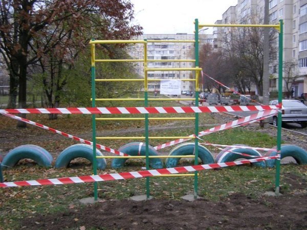 У Луцьку оновили дитячий майданчик на ЛПЗ