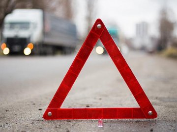 У Ковелі автомобіль з'їхав у кювет: водій постраждав