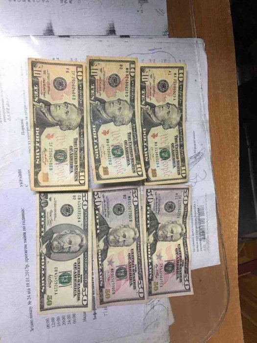 У волинських митників-хабарників знайшли 300 тисяч