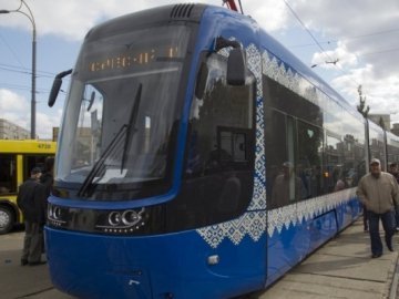 Киян буде возити польський трамвай з Wi-Fi та кондиціонером. ФОТО