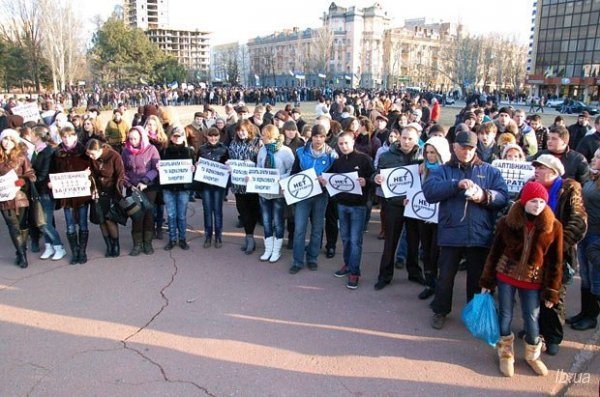 На мітинги в підтримку Оксани Макар вийшли тисячі людей