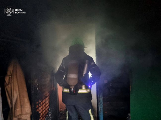 На Волині вогонь повністю охопив будинок: загинули матір та син