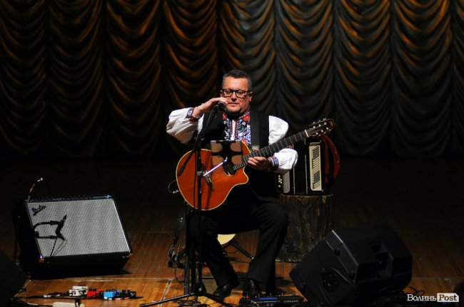 Соліст відомого луцького гурту «Чорні Черешні» Юрій Поліщук