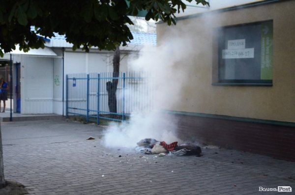 На проспекті Грушевського у Луцьку горіла квартира. ФОТО