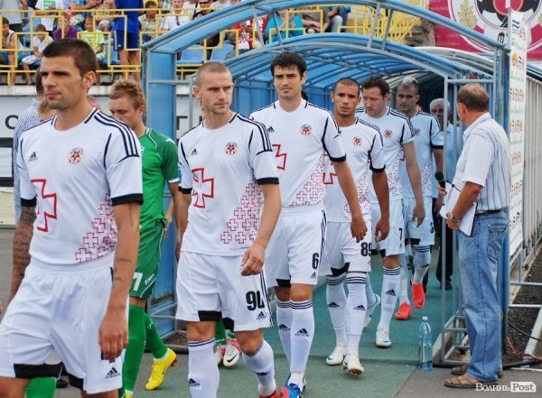 «Волинь» - «Карпати»:  історія однієї нічиєї в фото