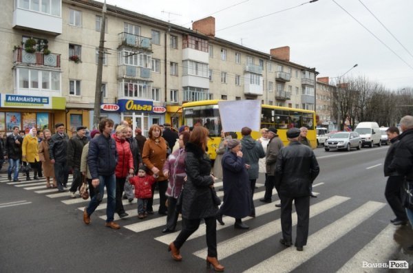 Бунт у Луцьку: як перекривали дорогу. ФОТО. ВІДЕО