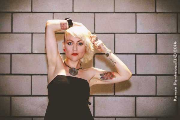 Епатажна фотосесія волинської ведучої: повна версія