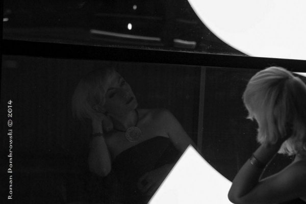 Епатажна фотосесія волинської ведучої: повна версія