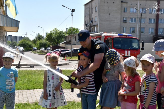 У Луцьку спортивний майданчик назвали на честь рятувальника, підполковника Віктора Левчука