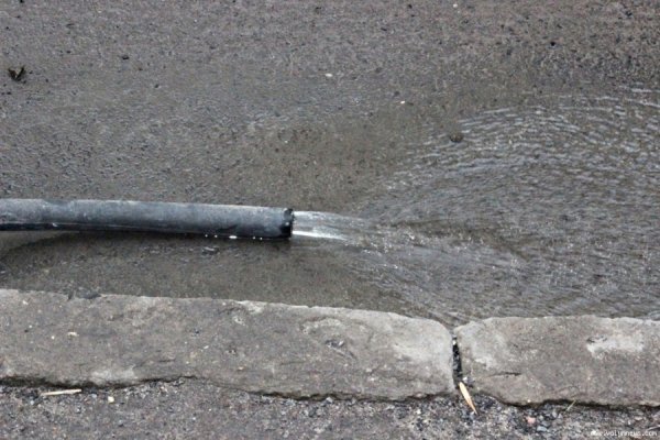 Будинок у центрі Луцька 50 років стоїть без ремонту, ‒ жителі. ФОТО