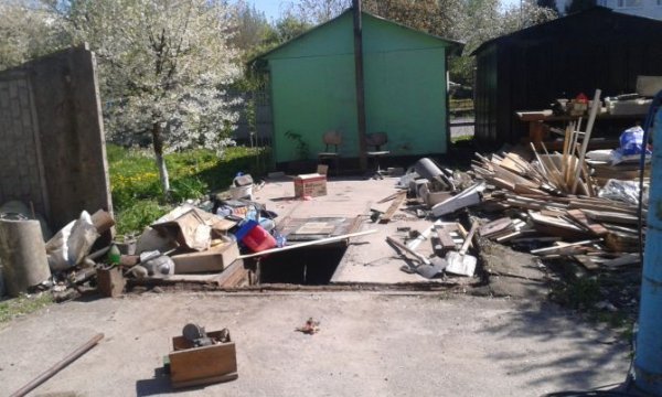 У Луцьку демонтували незаконно встановлені гаражі. ФОТО