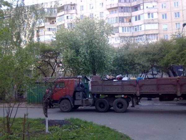У Луцьку демонтували незаконно встановлені гаражі. ФОТО