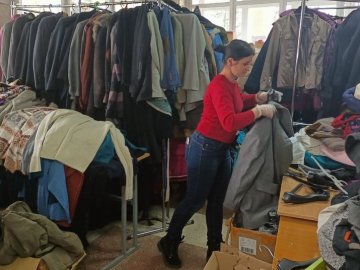 У Луцький центральний пункт допомоги щодня приходить до сотні переселенців. ФОТО. ВІДЕО