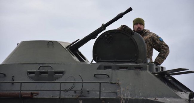 Показали, як тренуються стріляти бійці волинської бригади. ФОТО