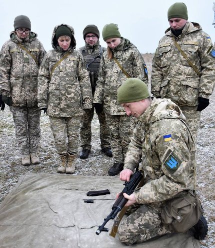Показали, як тренуються стріляти бійці волинської бригади. ФОТО