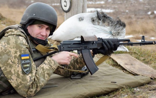 Показали, як тренуються стріляти бійці волинської бригади. ФОТО