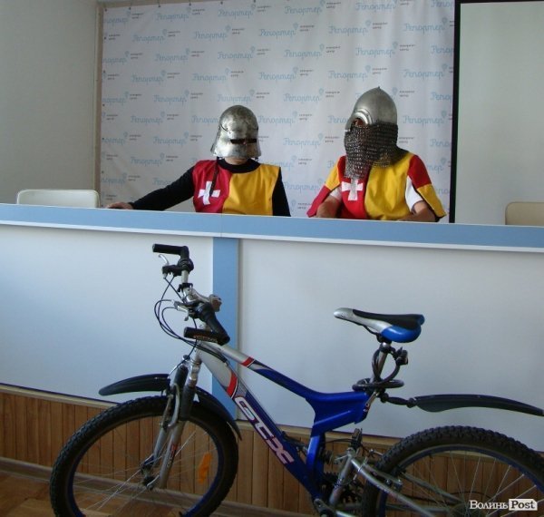 Велолицарі запрошують лучан на костюмований велопробіг. ФОТО 