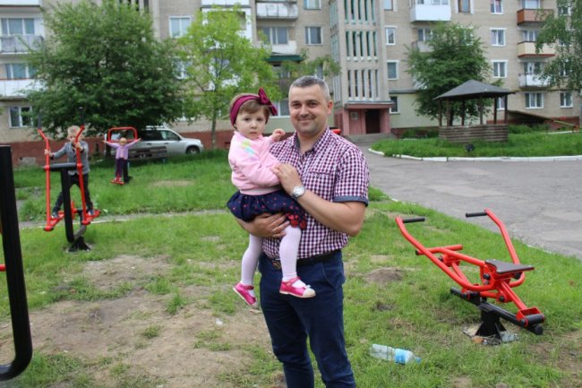 У Нововолинську встановили сучасний спортивно-тренажерний майданчик. ФОТО