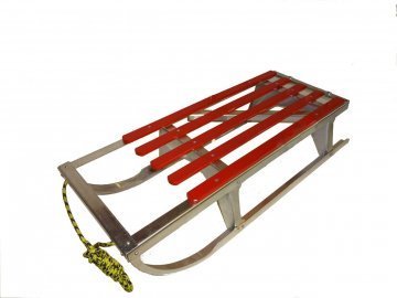 Волинянин украв із подвір’я дитячі санчата