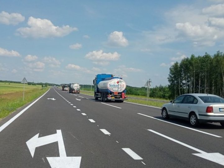На Волині відновлюють дорожнє покриття на «варшавській трасі»
