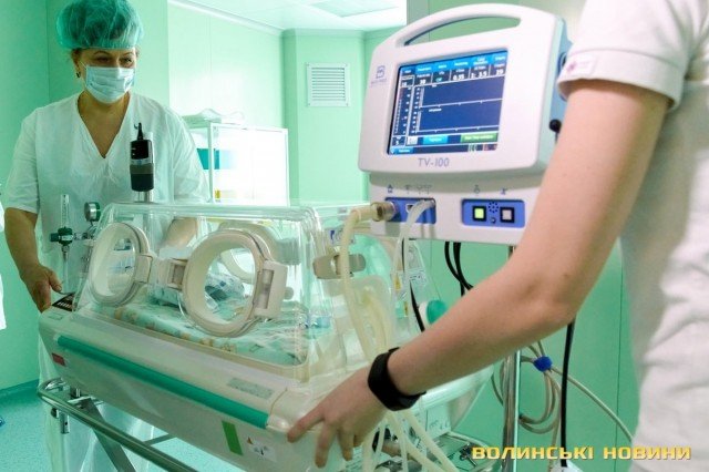 У Луцьку в перинатальному центрі прооперували дівчинку, яка народилася недоношеною та з вадою серця