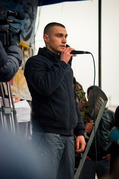 Як у Луцьку «Беркут» ставав на коліна. ФОТО