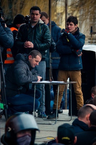 Як у Луцьку «Беркут» ставав на коліна. ФОТО