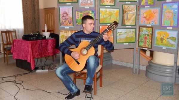 У Володимирі-Волинському - виставка картин на осінню тематику. ФОТО