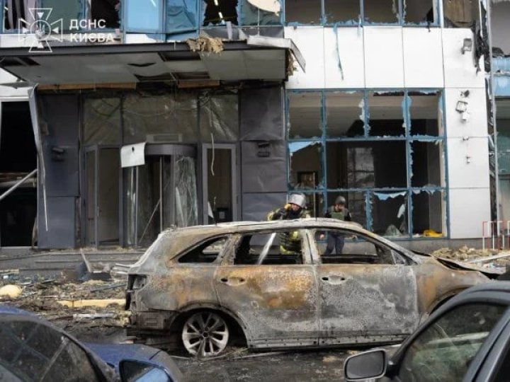 Росіяни вдарили дроном по складу McDonald’s у Києві, - Зеленський