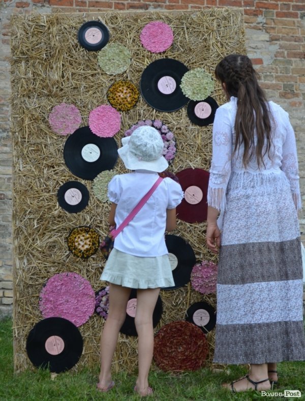 У Луцькому замку танцювали і співали кубинську сальсу. ФОТО  
