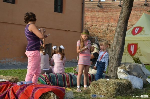 У Луцькому замку танцювали і співали кубинську сальсу. ФОТО  