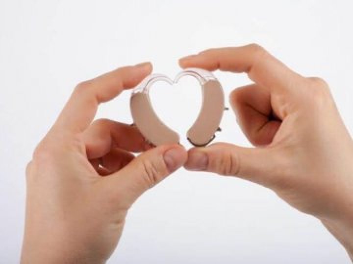 Безплатні слухові апарати: хто може отримати на Волині