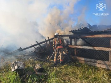 Пожежі на Волині: горіли дві господарські споруди та сіно. ФОТО