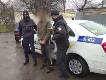 На Волині експравоохоронець хотів вкрасти жіночу куртку і майже 5 тисяч