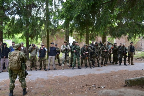 Не наша війна, - страйкбол під Луцьком. ФОТО