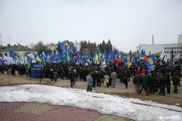«Вставай, Україно» у Луцьку: обличчя протесту. ФОТО