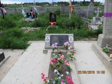 Під Луцьком «антихристи» крадуть хрести з могил. ФОТО