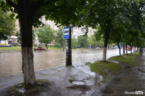 Як топило спальні райони Луцька. ФОТО